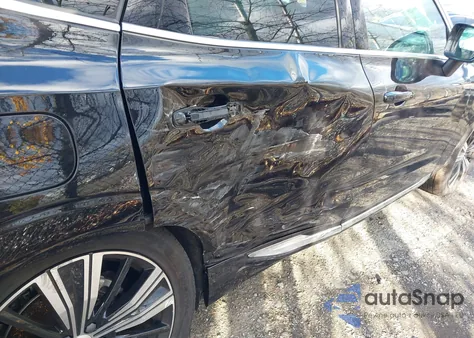 2023 Volvo Xc60 B5 Ultimate Bright Theme from USA, damaged, VIN YV4L12RA3P1383371